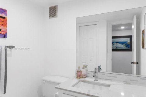 Condo in Weston, Florida, 2 bedrooms  № 2065984 - photo 10