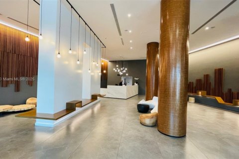 Condominio en alquiler en Miami, Florida, 1 dormitorio, 65.4 m2 № 1895737 - foto 3