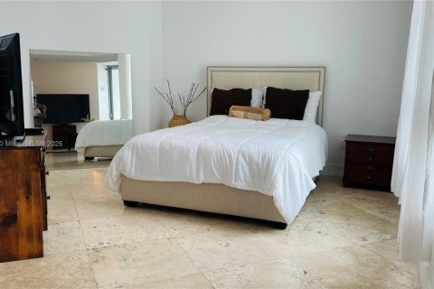 Condominio en alquiler en Miami, Florida, 1 dormitorio, 65.4 m2 № 1895737 - foto 9