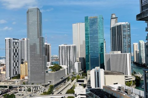 Condominio en alquiler en Miami, Florida, 1 dormitorio, 65.4 m2 № 1895737 - foto 12