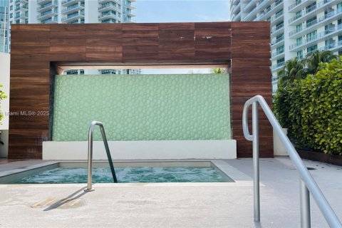 Condominio en alquiler en Miami, Florida, 1 dormitorio, 65.4 m2 № 1895737 - foto 17