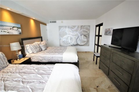 Condominio en venta en Miami Beach, Florida, 1 dormitorio, 86.4 m2 № 2016718 - foto 11