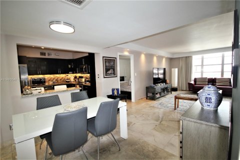 Condominio en venta en Miami Beach, Florida, 1 dormitorio, 86.4 m2 № 2016718 - foto 18