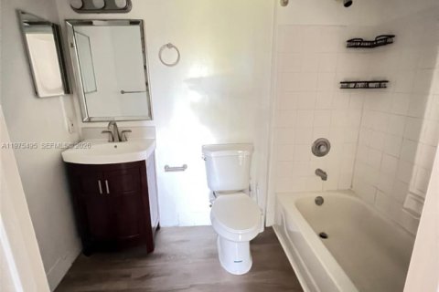 Copropriété à louer à Hollywood, Floride: 2 chambres, 80.55 m2 № 2041036 - photo 11