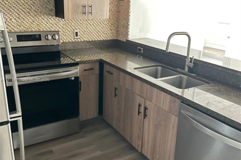 Condo in Hollywood, Florida, 2 bedrooms  № 2041036