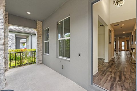 House in Orlando, Florida 5 bedrooms, 382.2 sq.m. № 1685149 - photo 12