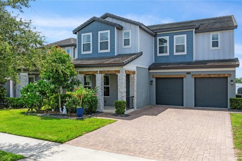 House in Orlando, Florida 5 bedrooms, 382.2 sq.m. № 1685149 - photo 1