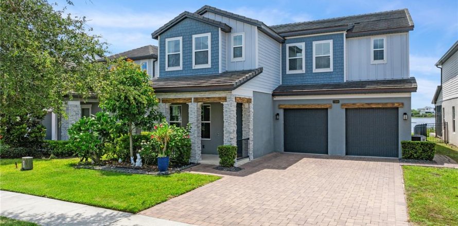 House in Orlando, Florida 5 bedrooms, 382.2 sq.m. № 1685149