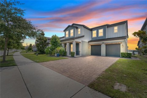 House in Orlando, Florida 5 bedrooms, 382.2 sq.m. № 1685149 - photo 10