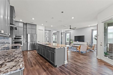 House in Orlando, Florida 5 bedrooms, 382.2 sq.m. № 1685149 - photo 22