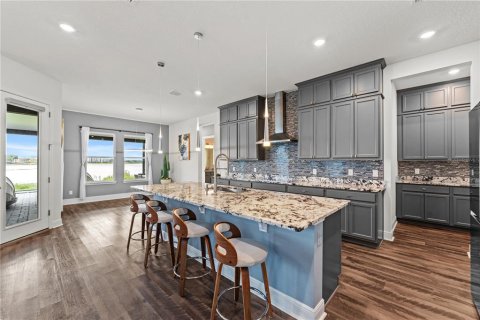 House in Orlando, Florida 5 bedrooms, 382.2 sq.m. № 1685149 - photo 20