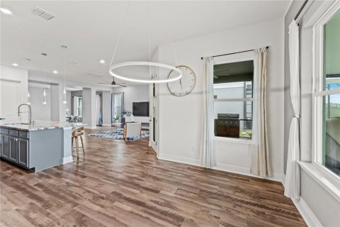 House in Orlando, Florida 5 bedrooms, 382.2 sq.m. № 1685149 - photo 25