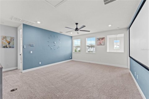 House in Orlando, Florida 5 bedrooms, 382.2 sq.m. № 1685149 - photo 29