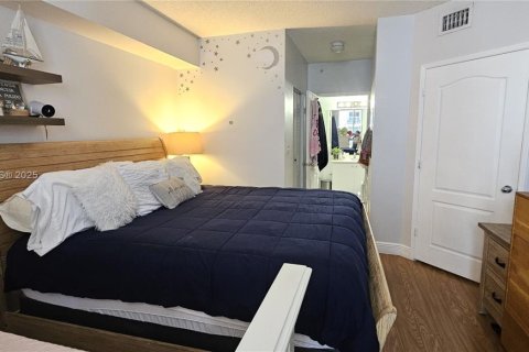 Снять в аренду кондоминиум в Майами, Флорида 2 спальни, 85.66м2, № 1970656 - фото 19