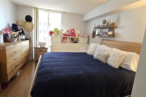 Снять в аренду кондоминиум в Майами, Флорида 2 спальни, 85.66м2, № 1970656 - фото 17