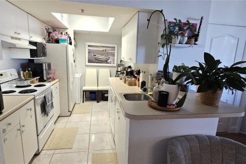 Снять в аренду кондоминиум в Майами, Флорида 2 спальни, 85.66м2, № 1970656 - фото 22