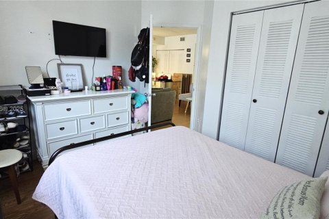 Снять в аренду кондоминиум в Майами, Флорида 2 спальни, 85.66м2, № 1970656 - фото 25