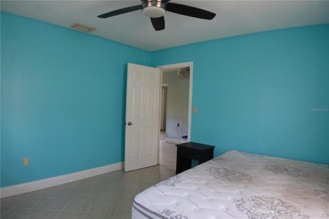 House in Englewood, Florida 4 bedrooms, 130.71 sq.m. № 1901008 - photo 17