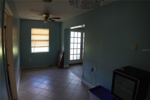 House in Englewood, Florida 4 bedrooms, 130.71 sq.m. № 1901008 - photo 11
