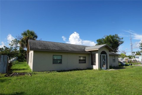 House in Englewood, Florida 4 bedrooms, 130.71 sq.m. № 1901008 - photo 5