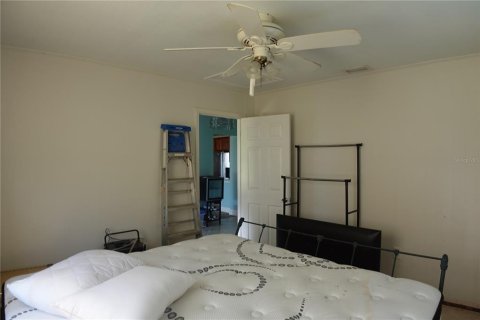 House in Englewood, Florida 4 bedrooms, 130.71 sq.m. № 1901008 - photo 19