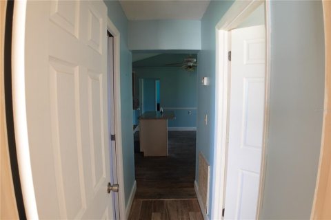 House in Englewood, Florida 4 bedrooms, 130.71 sq.m. № 1901008 - photo 29