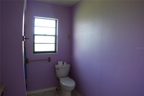 House in Englewood, Florida 4 bedrooms, 130.71 sq.m. № 1901008 - photo 24