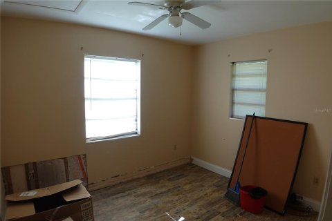 House in Englewood, Florida 4 bedrooms, 130.71 sq.m. № 1901008 - photo 25