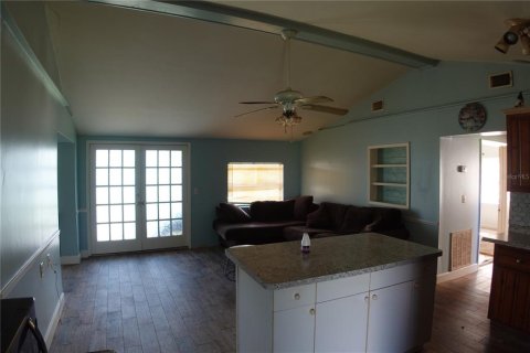 House in Englewood, Florida 4 bedrooms, 130.71 sq.m. № 1901008 - photo 9