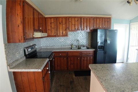 House in Englewood, Florida 4 bedrooms, 130.71 sq.m. № 1901008 - photo 20