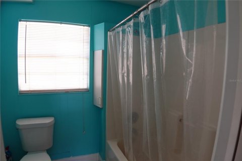 House in Englewood, Florida 4 bedrooms, 130.71 sq.m. № 1901008 - photo 15