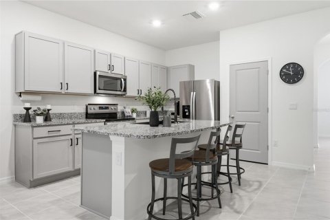 Townhouse in Wesley Chapel, Florida 3 bedrooms, 161.19 sq.m. № 2148768 - photo 11