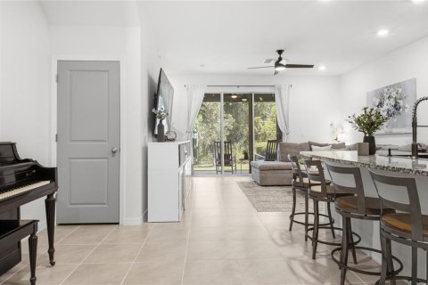Townhouse in Wesley Chapel, Florida 3 bedrooms, 161.19 sq.m. № 2148768 - photo 9