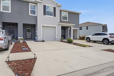 Townhouse in Wesley Chapel, Florida 3 bedrooms, 161.19 sq.m. № 2148768 - photo 4
