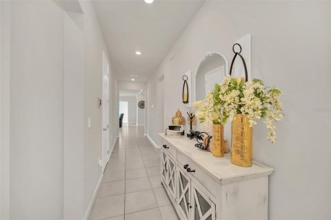 House in Haines City, Florida 4 bedrooms, 192.31 sq.m. № 1509698 - photo 4