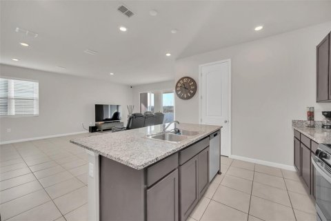 House in Haines City, Florida 4 bedrooms, 192.31 sq.m. № 1509698 - photo 12