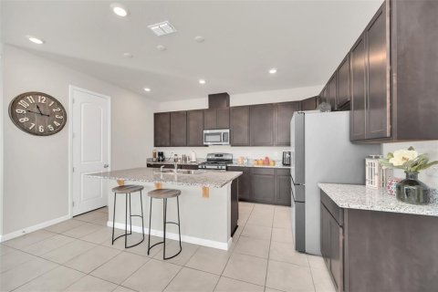 House in Haines City, Florida 4 bedrooms, 192.31 sq.m. № 1509698 - photo 6