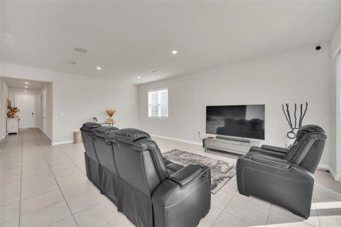 House in Haines City, Florida 4 bedrooms, 192.31 sq.m. № 1509698 - photo 21