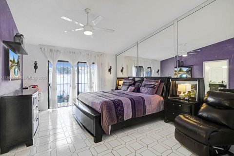 House in Tamarac, Florida 3 bedrooms, 179.86 sq.m. № 2030520 - photo 29