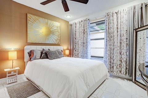 House in Tamarac, Florida 3 bedrooms, 179.86 sq.m. № 2030520 - photo 20