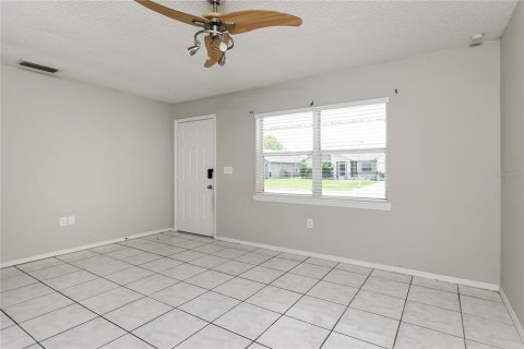 House in Kissimmee, Florida 3 bedrooms, 119.1 sq.m. № 2214705 - photo 5
