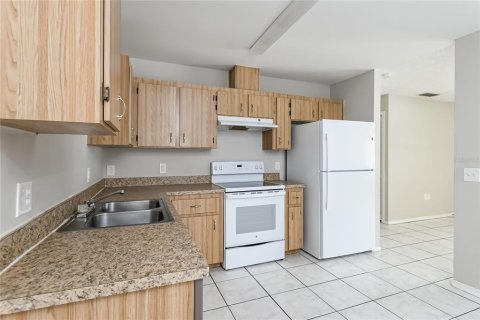 House in Kissimmee, Florida 3 bedrooms, 119.1 sq.m. № 2214705 - photo 9