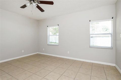 House in Kissimmee, Florida 3 bedrooms, 119.1 sq.m. № 2214705 - photo 11