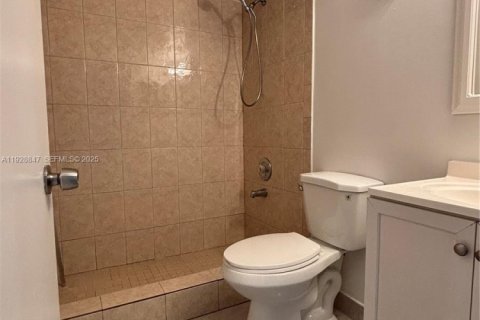 Copropriété à louer à Miami, Floride: 2 chambres, 87.24 m2 № 1987425 - photo 6