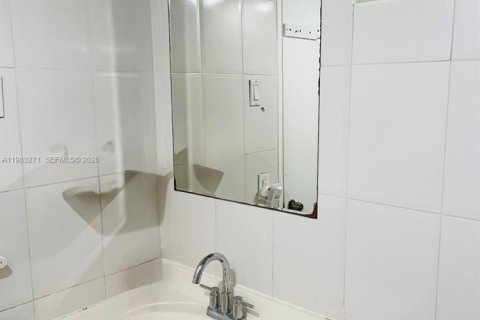 Copropriété à vendre à North Miami Beach, Floride: 2 chambres, 72.28 m2 № 2046691 - photo 10