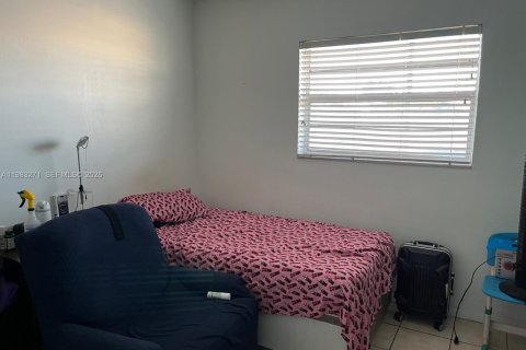 Copropriété à vendre à North Miami Beach, Floride: 2 chambres, 72.28 m2 № 2046691 - photo 9