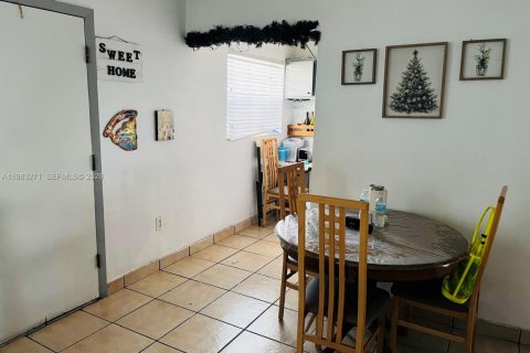 Copropriété à vendre à North Miami Beach, Floride: 2 chambres, 72.28 m2 № 2046691 - photo 7