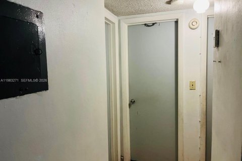 Copropriété à vendre à North Miami Beach, Floride: 2 chambres, 72.28 m2 № 2046691 - photo 12