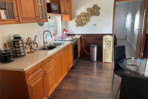 Villa ou maison à vendre à Clewiston, Floride: 3 chambres, 117.06 m2 № 2067755 - photo 25