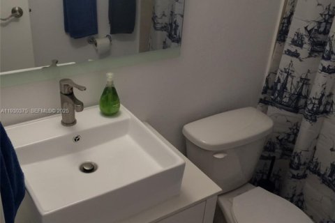 Condo in North Miami, Florida, 1 bedroom № 1989289 - photo 7